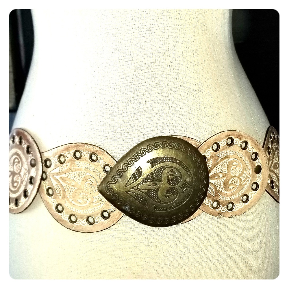 Light brown and brass leather teardrop belt
